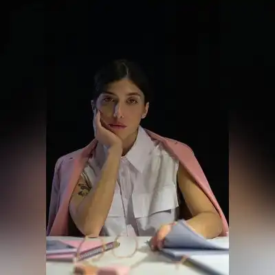 万哲
